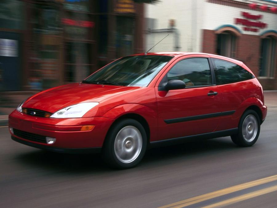  Ford Focus ZX3 1999 года  (фото 8 из 23)